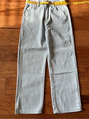 Women's Straight Leg Jeans in Light Blue - Classic Everyday Style